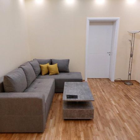 Jez Appartement Belgrado Buitenkant foto