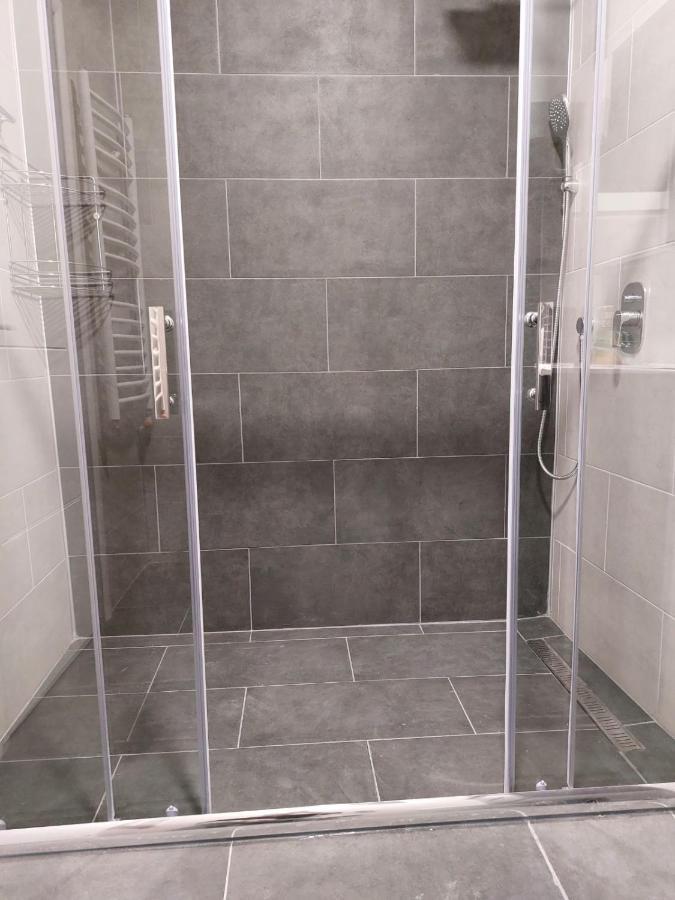 Jez Appartement Belgrado Buitenkant foto
