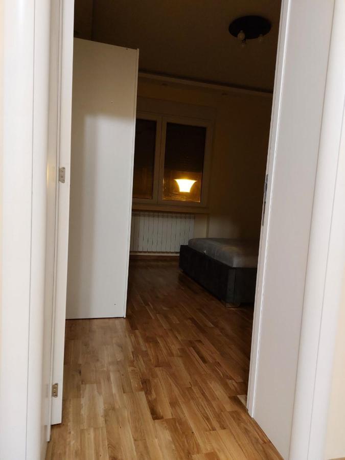 Jez Appartement Belgrado Buitenkant foto