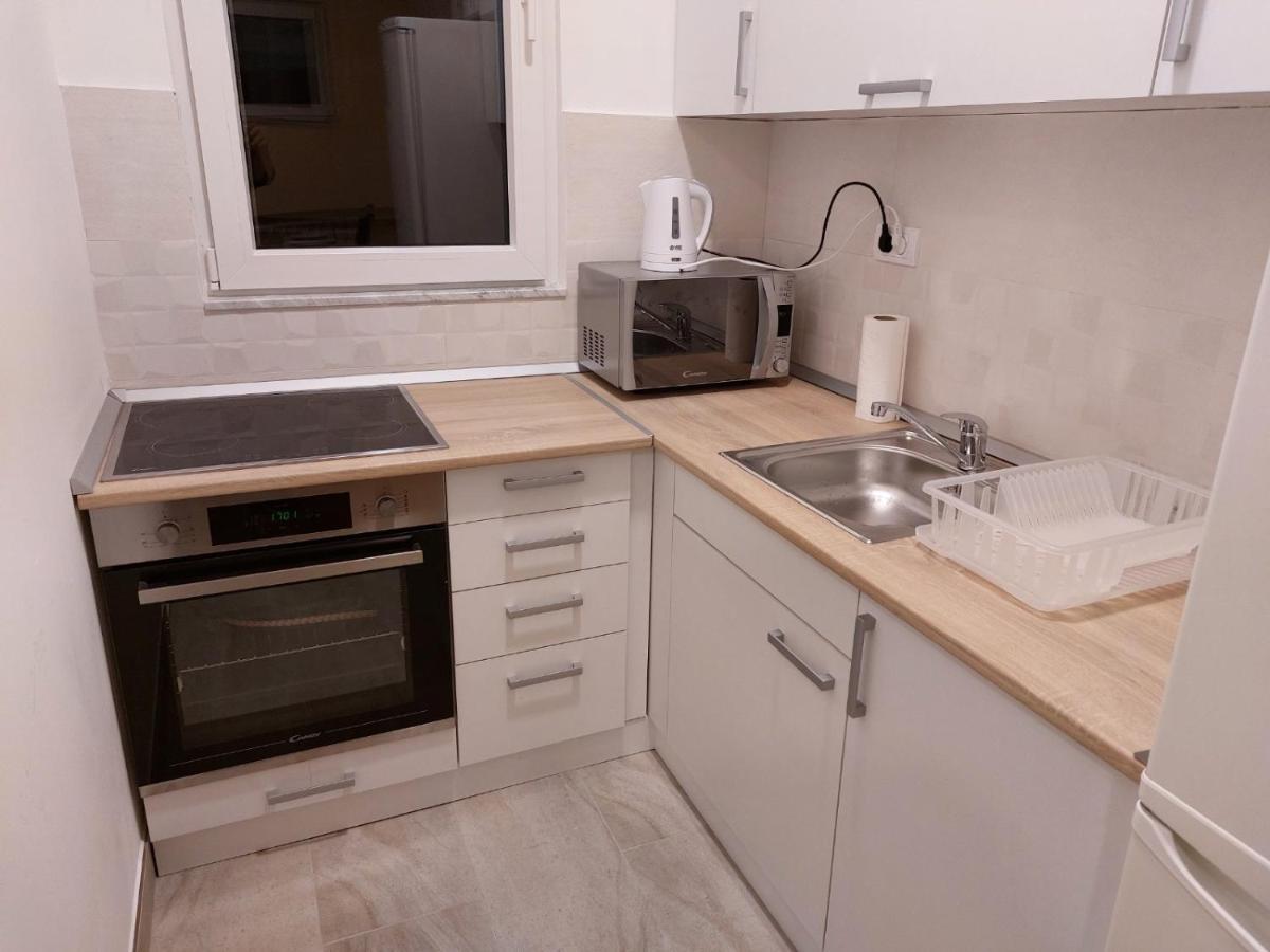 Jez Appartement Belgrado Buitenkant foto