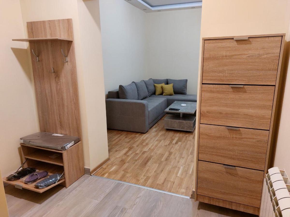 Jez Appartement Belgrado Buitenkant foto