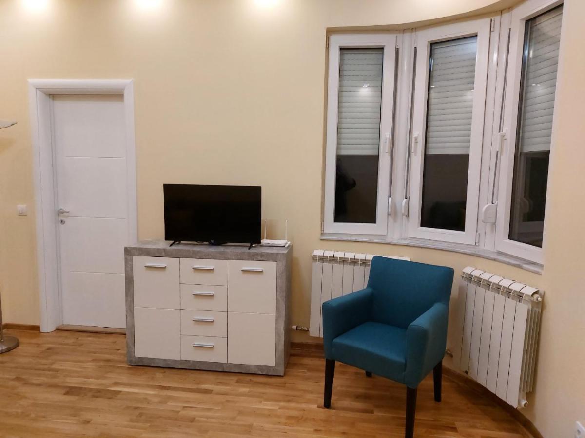 Jez Appartement Belgrado Buitenkant foto